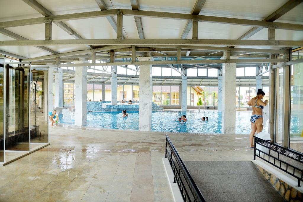 Thermal Spa Hotel Roman Bath Banya  Bagian luar foto