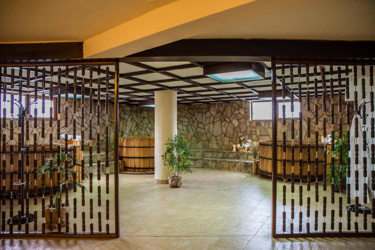 Thermal Spa Hotel Roman Bath Banya  Bagian luar foto