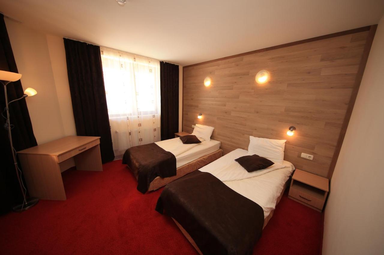 Thermal Spa Hotel Roman Bath Banya  Bagian luar foto